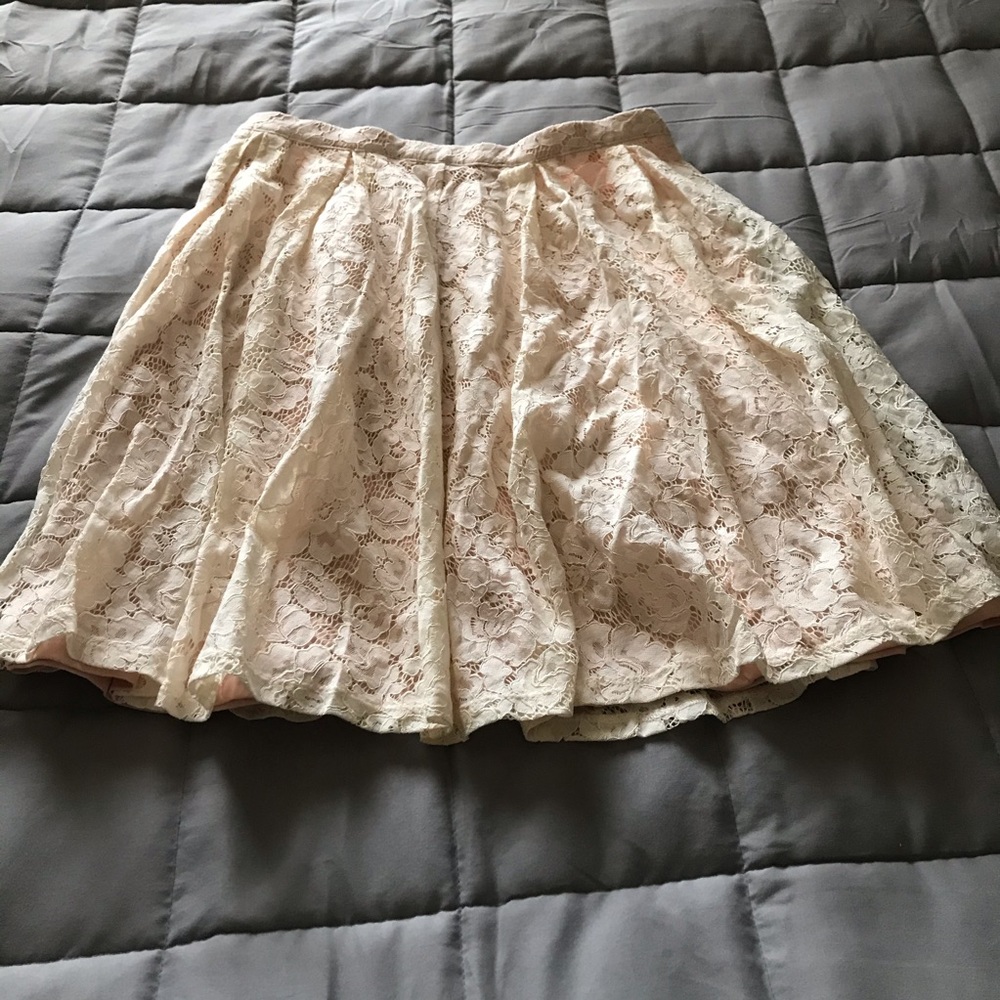 Forever21 cream lace skirt zips up the back